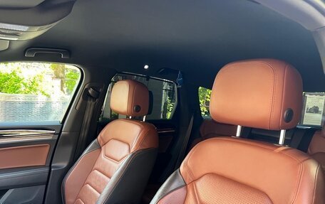 Volkswagen Touareg III, 2018 год, 4 300 000 рублей, 15 фотография