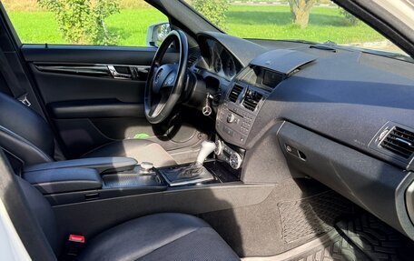 Mercedes-Benz C-Класс, 2010 год, 1 350 000 рублей, 9 фотография