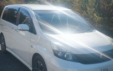 Toyota ISis I, 2012 год, 1 220 000 рублей, 2 фотография