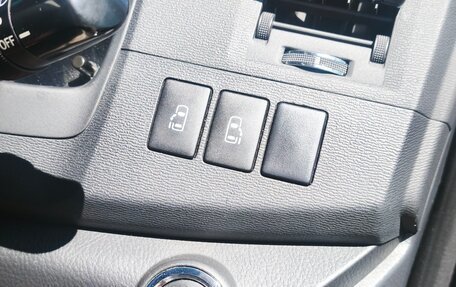 Toyota ISis I, 2012 год, 1 220 000 рублей, 9 фотография