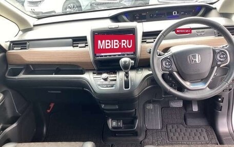 Honda Freed II, 2022 год, 1 183 000 рублей, 8 фотография