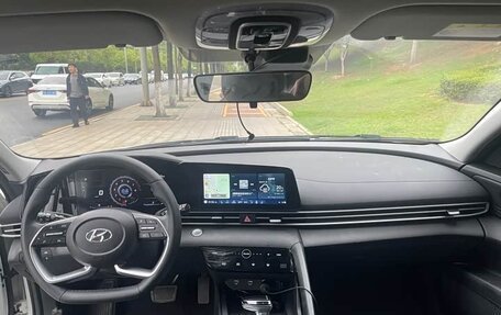 Hyundai Elantra, 2023 год, 1 280 000 рублей, 6 фотография