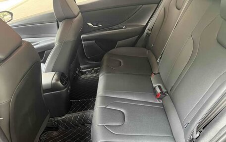 Hyundai Elantra, 2023 год, 1 300 000 рублей, 12 фотография