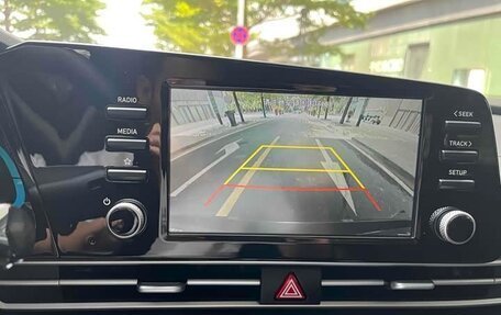 Hyundai Elantra, 2023 год, 1 300 000 рублей, 22 фотография