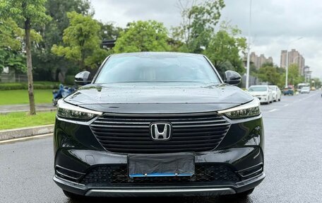 Honda Vezel, 2023 год, 1 900 000 рублей, 2 фотография