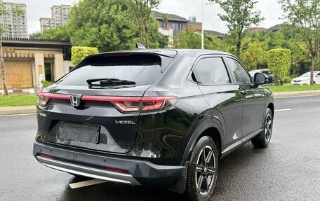 Honda Vezel, 2023 год, 1 900 000 рублей, 4 фотография