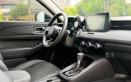 Honda Vezel, 2023 год, 1 900 000 рублей, 9 фотография