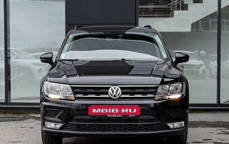 Volkswagen Tiguan II, 2017 год, 2 400 000 рублей, 2 фотография