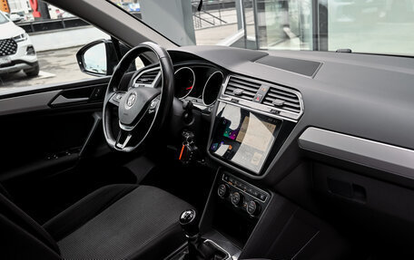 Volkswagen Tiguan II, 2017 год, 2 400 000 рублей, 16 фотография