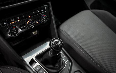 Volkswagen Tiguan II, 2017 год, 2 400 000 рублей, 14 фотография
