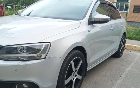 Volkswagen Jetta VI, 2012 год, 1 155 000 рублей, 3 фотография