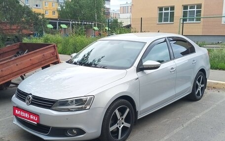 Volkswagen Jetta VI, 2012 год, 1 155 000 рублей, 16 фотография
