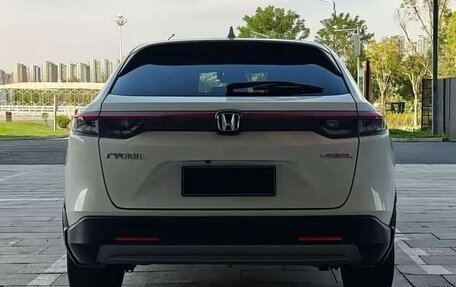 Honda Vezel, 2023 год, 1 800 000 рублей, 5 фотография