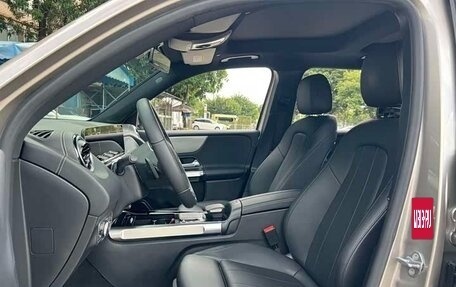 Mercedes-Benz GLB, 2021 год, 2 100 000 рублей, 11 фотография
