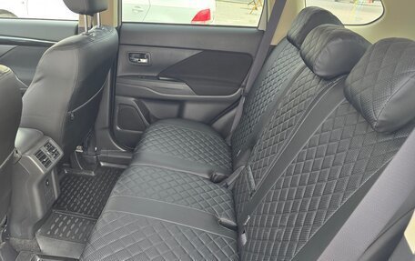 Mitsubishi Outlander III рестайлинг 3, 2019 год, 2 800 000 рублей, 15 фотография