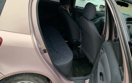 Toyota Vitz, 2002 год, 350 000 рублей, 7 фотография