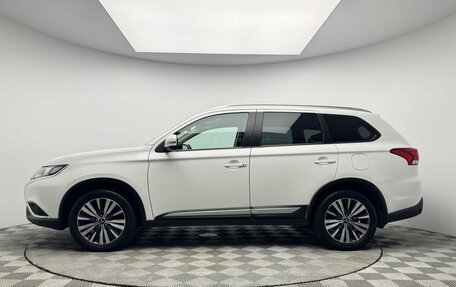 Mitsubishi Outlander III рестайлинг 3, 2020 год, 2 329 000 рублей, 8 фотография