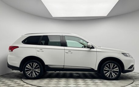 Mitsubishi Outlander III рестайлинг 3, 2020 год, 2 329 000 рублей, 4 фотография