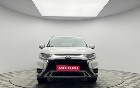 Mitsubishi Outlander III рестайлинг 3, 2020 год, 2 329 000 рублей, 2 фотография