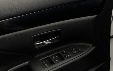 Mitsubishi Outlander III рестайлинг 3, 2020 год, 2 329 000 рублей, 17 фотография