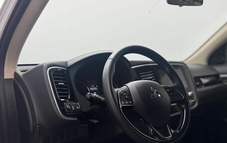 Mitsubishi Outlander III рестайлинг 3, 2020 год, 2 329 000 рублей, 18 фотография