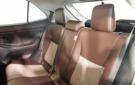 Toyota Yaris Cross, 2021 год, 1 600 000 рублей, 23 фотография