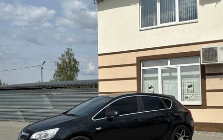Opel Astra J, 2011 год, 840 000 рублей, 4 фотография