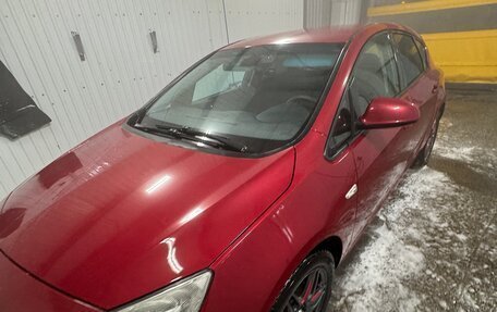 Opel Astra J, 2010 год, 606 000 рублей, 21 фотография