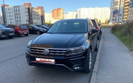 Volkswagen Tiguan II, 2019 год, 2 750 000 рублей, 2 фотография
