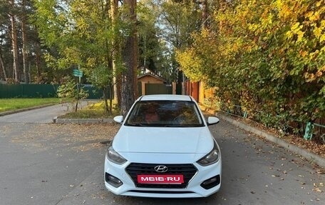 Hyundai Solaris II рестайлинг, 2017 год, 620 000 рублей, 1 фотография