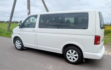 Volkswagen Caravelle T5, 2012 год, 1 750 000 рублей, 2 фотография