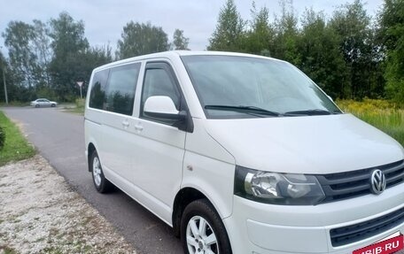 Volkswagen Caravelle T5, 2012 год, 1 750 000 рублей, 3 фотография