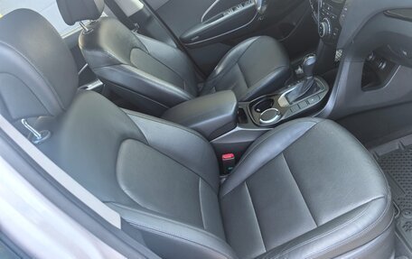Hyundai Santa Fe III рестайлинг, 2015 год, 2 050 000 рублей, 20 фотография