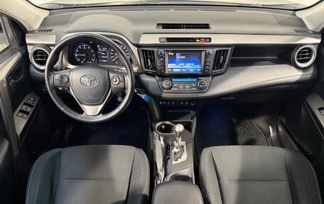 Toyota RAV4, 2017 год, 1 999 800 рублей, 10 фотография