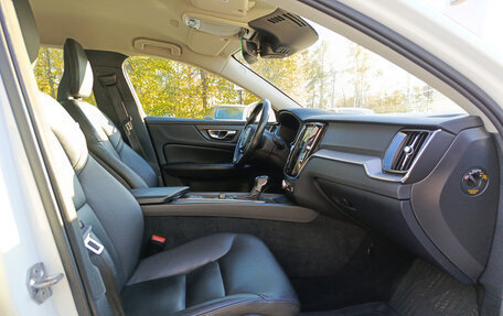 Volvo V60 II, 2018 год, 2 385 000 рублей, 13 фотография