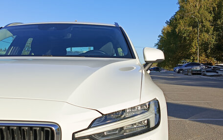Volvo V60 II, 2018 год, 2 385 000 рублей, 21 фотография