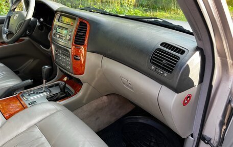 Toyota Land Cruiser 100 рестайлинг 2, 2003 год, 1 900 000 рублей, 14 фотография