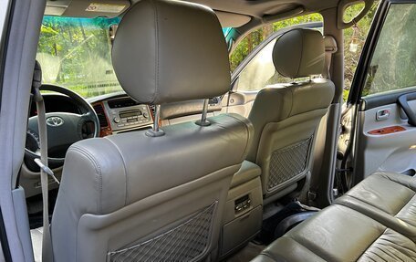 Toyota Land Cruiser 100 рестайлинг 2, 2003 год, 1 900 000 рублей, 16 фотография