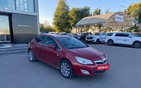 Opel Astra J, 2010 год, 728 000 рублей, 3 фотография