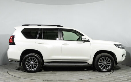 Toyota Land Cruiser Prado 150 рестайлинг 2, 2017 год, 3 999 585 рублей, 4 фотография