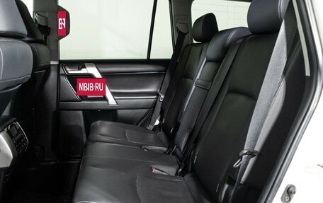 Toyota Land Cruiser Prado 150 рестайлинг 2, 2017 год, 3 999 585 рублей, 10 фотография