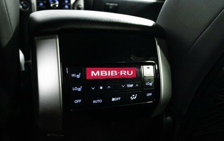 Toyota Land Cruiser Prado 150 рестайлинг 2, 2017 год, 3 999 585 рублей, 23 фотография