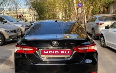 Toyota Camry, 2018 год, 1 800 000 рублей, 3 фотография