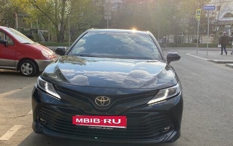Toyota Camry, 2018 год, 1 800 000 рублей, 7 фотография
