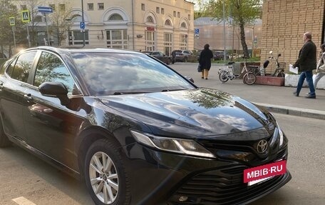 Toyota Camry, 2018 год, 1 800 000 рублей, 8 фотография