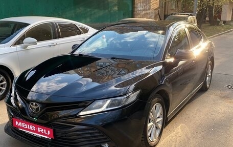 Toyota Camry, 2018 год, 1 800 000 рублей, 6 фотография