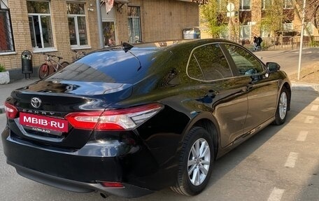 Toyota Camry, 2018 год, 1 800 000 рублей, 10 фотография