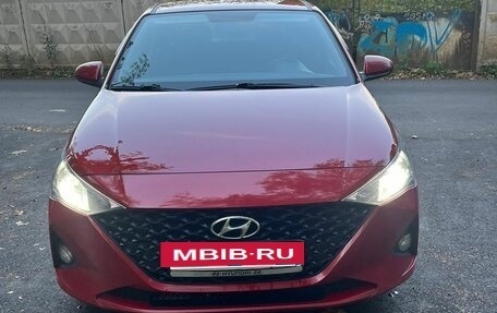 Hyundai Solaris II рестайлинг, 2020 год, 1 390 000 рублей, 2 фотография