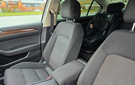 Volkswagen Passat B8 рестайлинг, 2017 год, 1 750 000 рублей, 9 фотография