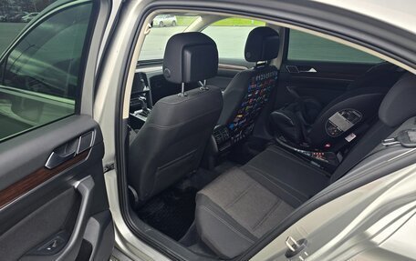 Volkswagen Passat B8 рестайлинг, 2017 год, 1 750 000 рублей, 10 фотография